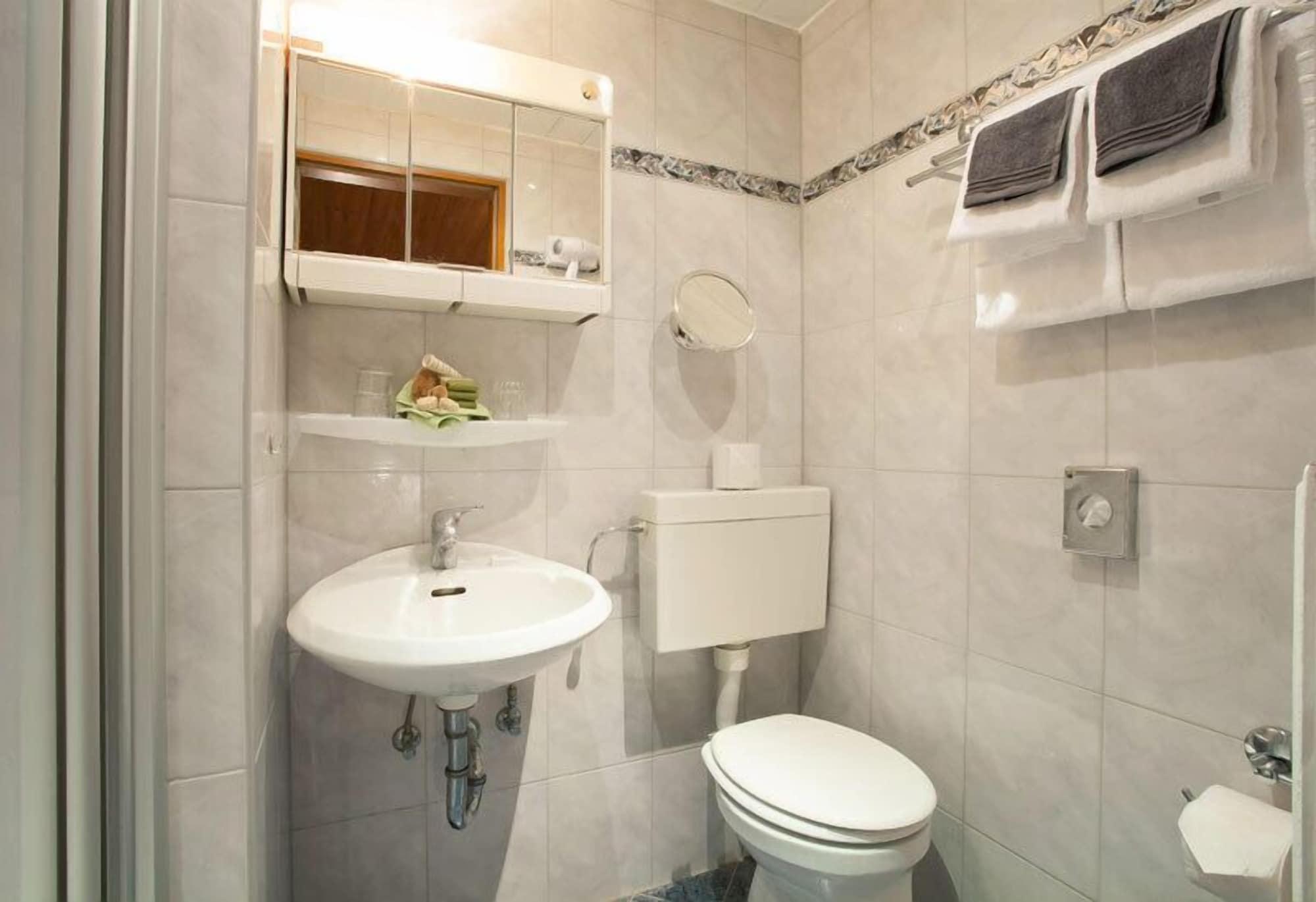Centro Hotel Arkadia Кёльн Экстерьер фото