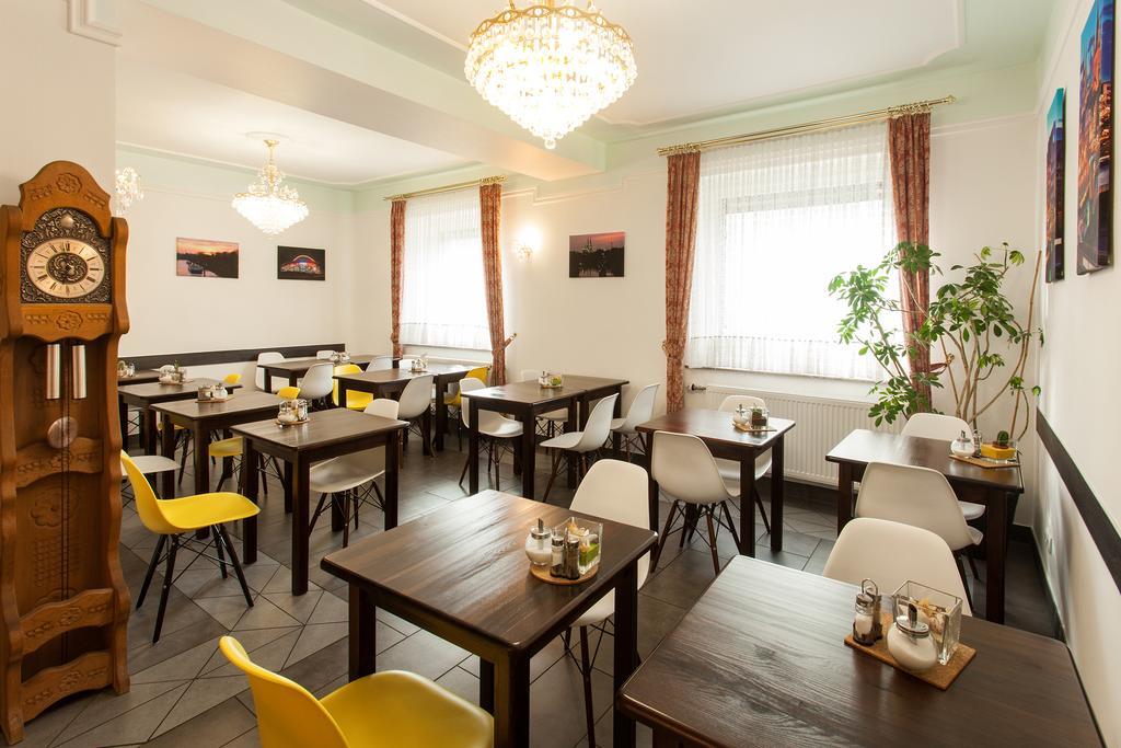 Centro Hotel Arkadia Кёльн Экстерьер фото